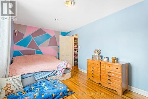 24 Eaton Place, Hamilton, ON - Indoor Photo Showing Bedroom