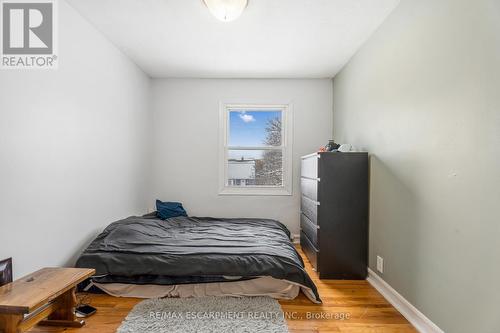 24 Eaton Place, Hamilton, ON - Indoor Photo Showing Bedroom