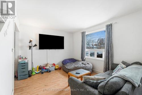 24 Eaton Place, Hamilton, ON - Indoor Photo Showing Bedroom