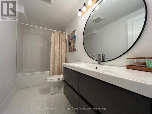 59 Douglas Avenue, Ottawa, ON - Indoor Photo Showing Bathroom