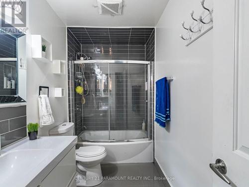 7805 Wildfern Drive, Mississauga, ON - Indoor Photo Showing Bathroom