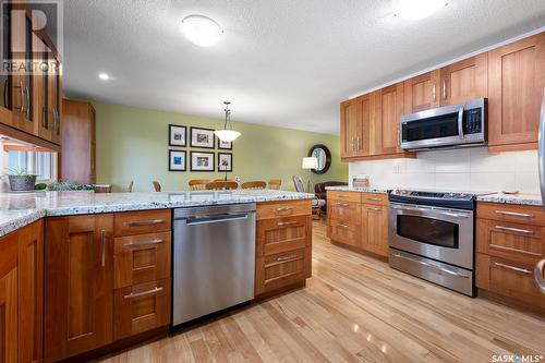 236 Lockwood Road, Regina, SK - Indoor Photo Showing Kitchen