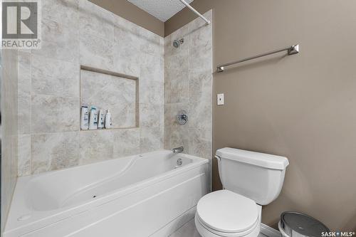 236 Lockwood Road, Regina, SK - Indoor Photo Showing Bathroom