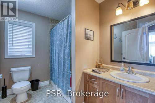 38 Huck Crescent, Kitchener, ON - Indoor Photo Showing Bathroom