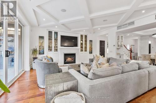 89 Fourth Avenue, Ottawa, ON - Indoor Photo Showing Living Room With Fireplace