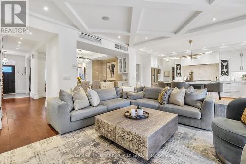 89 Fourth Avenue, Ottawa, ON - Indoor Photo Showing Living Room