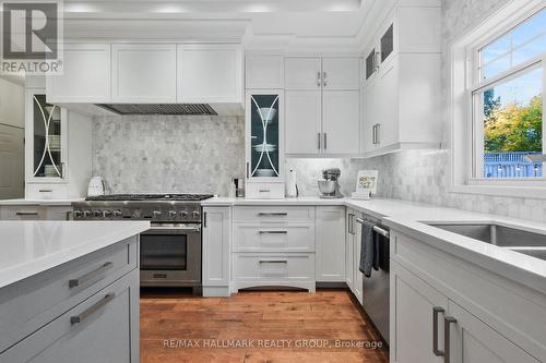 89 Fourth Avenue, Ottawa, ON - Indoor Photo Showing Kitchen With Upgraded Kitchen