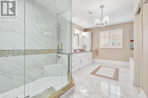 89 Fourth Avenue, Ottawa, ON - Indoor Photo Showing Bathroom