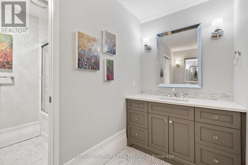 89 Fourth Avenue, Ottawa, ON - Indoor Photo Showing Bathroom