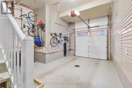 89 Fourth Avenue, Ottawa, ON - Indoor Photo Showing Garage