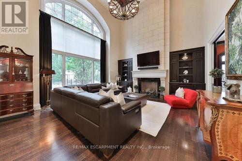 79 Pinewood Trail, Mississauga, ON - Indoor Photo Showing Living Room With Fireplace