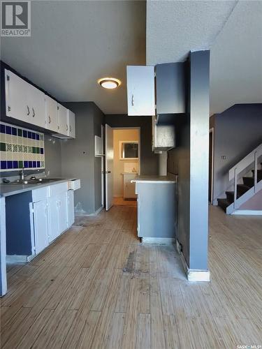 D 4208 Castle Road, Regina, SK - Indoor Photo Showing Kitchen