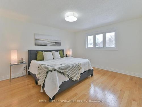 4107 Wheelwright Cres, Mississauga, ON - Indoor Photo Showing Bedroom