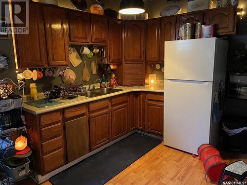 1417 Cameron Street, Regina, SK - Indoor Photo Showing Kitchen With Double Sink