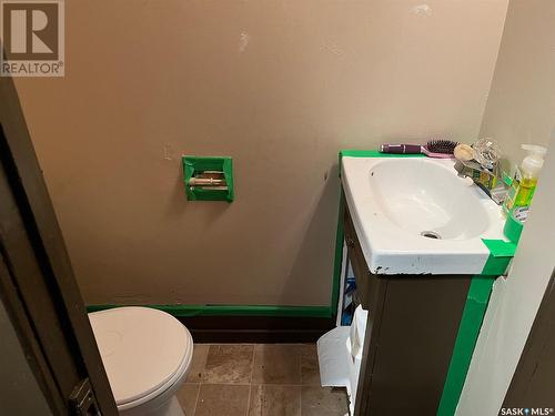 1417 Cameron Street, Regina, SK - Indoor Photo Showing Bathroom