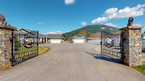 1808 Erickson Road, Creston, BC - Outdoor