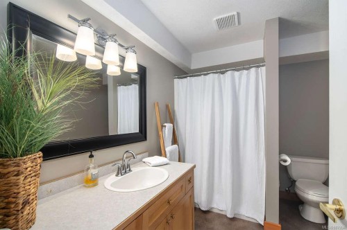 3065 Martin Rd, Campbell River, BC 