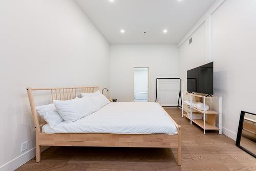 Chambre à coucher principale - 2-131 Rue Du Port, Montréal (Ville-Marie), QC - Indoor Photo Showing Bedroom