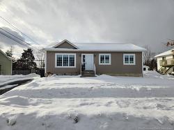 11 Ashley CRES  Fredericton, NB E3A 9N1