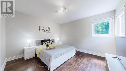 1924 Balsam Avenue, Mississauga, ON - Indoor Photo Showing Bedroom