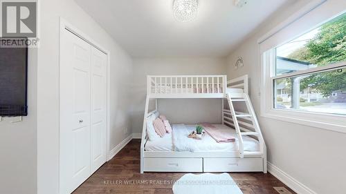 1924 Balsam Avenue, Mississauga, ON - Indoor Photo Showing Bedroom