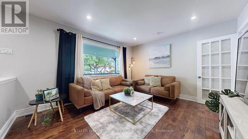 1924 Balsam Avenue, Mississauga, ON - Indoor Photo Showing Living Room