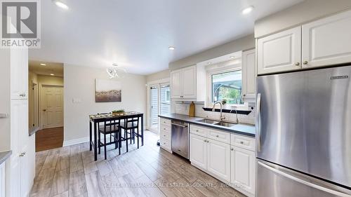 1924 Balsam Avenue, Mississauga, ON - Indoor Photo Showing Kitchen With Double Sink