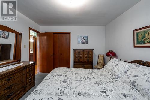 7388 Sills Road, Mississauga, ON - Indoor Photo Showing Bedroom