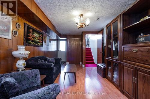 7388 Sills Road, Mississauga, ON - Indoor