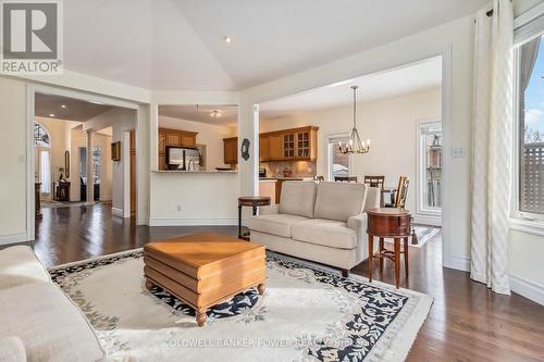 97 Tynedale Avenue, London, ON - Indoor Photo Showing Living Room