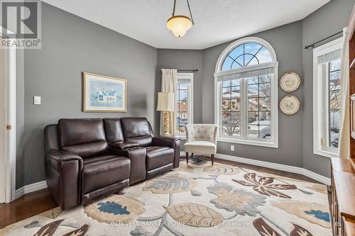 97 Tynedale Avenue, London, ON - Indoor Photo Showing Living Room