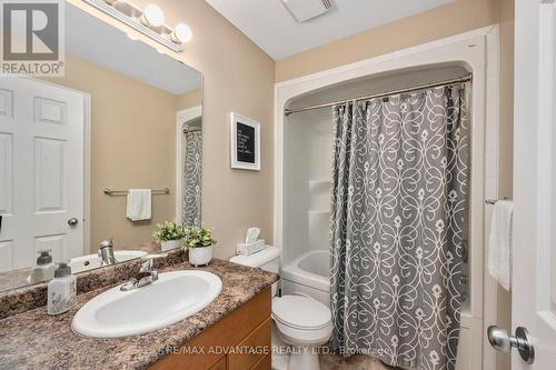 2086 Westwick Walk, London, ON - Indoor Photo Showing Bathroom