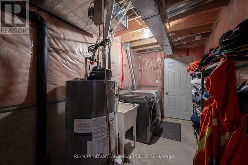 2086 Westwick Walk, London, ON - Indoor Photo Showing Laundry Room