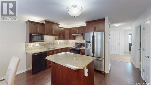 101 4100 Sandhill Crescent, Regina, SK - Indoor Photo Showing Kitchen