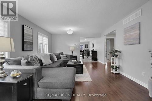 3299 Emilycarr Lane, London, ON - Indoor Photo Showing Living Room