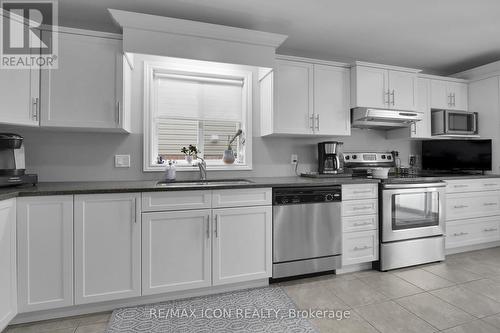 3299 Emilycarr Lane, London, ON - Indoor Photo Showing Kitchen