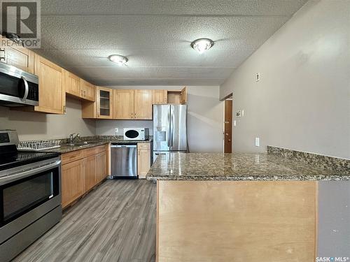 20 2620 5Th Avenue N, Regina, SK - Indoor Photo Showing Kitchen With Stainless Steel Kitchen