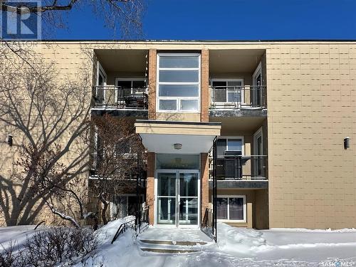 20 2620 5Th Avenue N, Regina, SK - Outdoor With Balcony