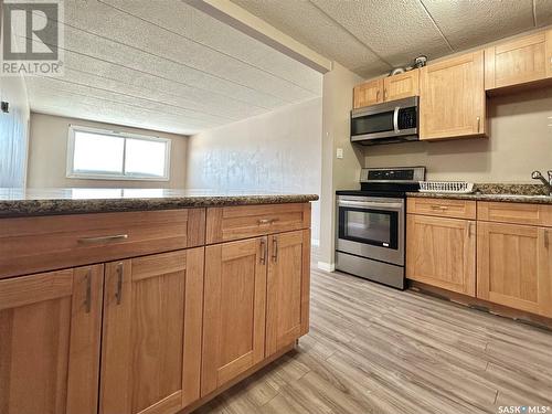 20 2620 5Th Avenue N, Regina, SK - Indoor Photo Showing Kitchen