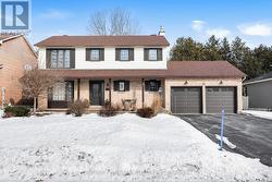 11 JOHN SIDNEY CRESCENT  Ottawa, ON K2S 1J7