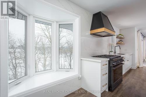 2204 Shardawn Mews, Mississauga, ON - Indoor Photo Showing Kitchen