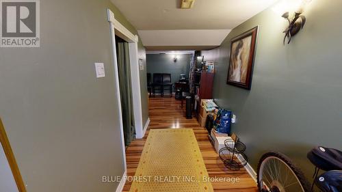 18 Connaught Avenue, London, ON - Indoor Photo Showing Other Room