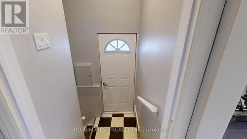 18 Connaught Avenue, London, ON - Indoor Photo Showing Other Room