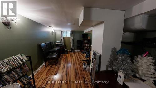 18 Connaught Avenue, London, ON - Indoor Photo Showing Other Room