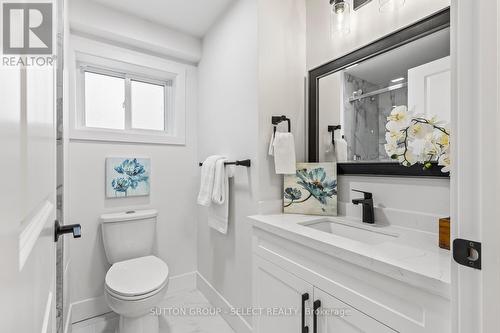 883 Westbury Place, London, ON - Indoor Photo Showing Bathroom