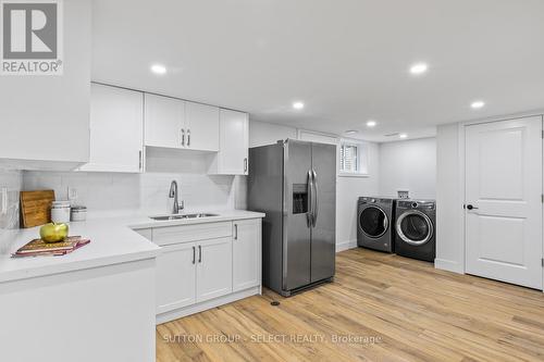 883 Westbury Place, London, ON - Indoor Photo Showing Laundry Room