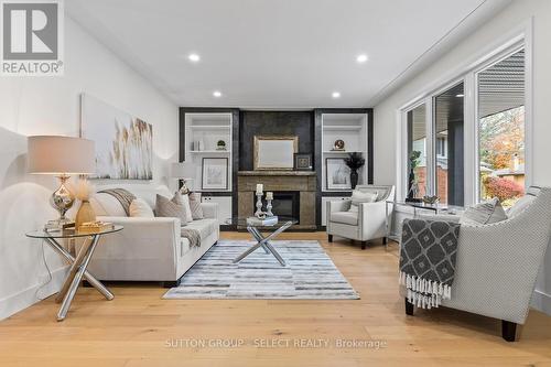 883 Westbury Place, London, ON - Indoor Photo Showing Living Room