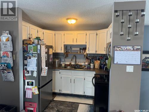 7158 Blakeney Drive, Regina, SK - Indoor Photo Showing Kitchen With Double Sink