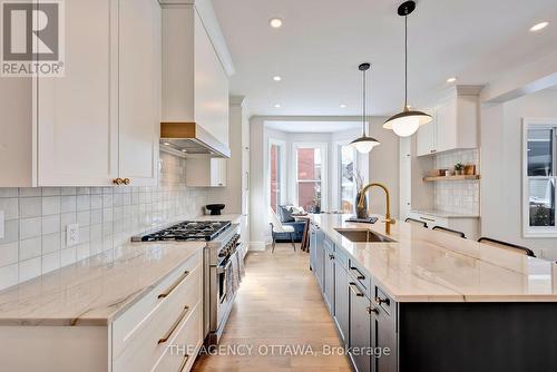 66 Barton Street, Ottawa, ON - Indoor Photo Showing Kitchen With Upgraded Kitchen