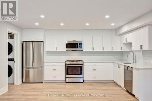 66 Barton Street, Ottawa, ON - Indoor Photo Showing Kitchen